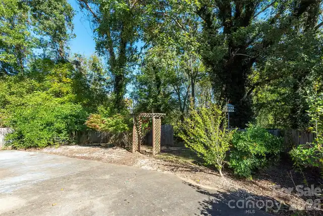 Listing Photo 37