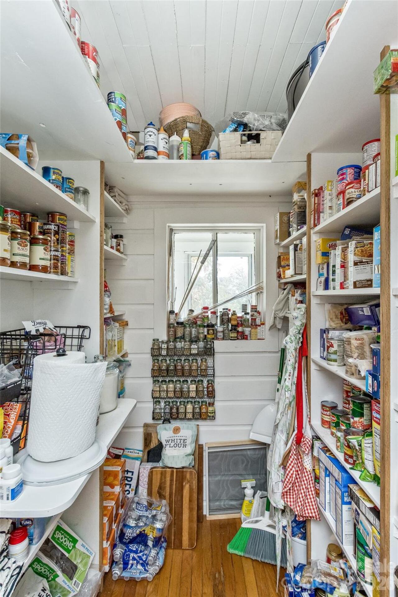 Listing Photo 12