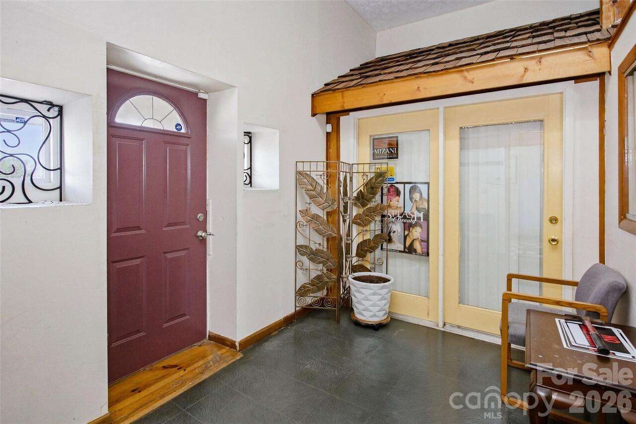 Listing Photo 8