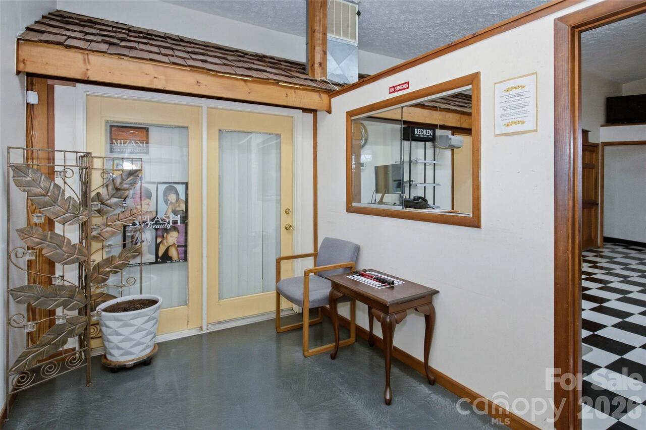 Listing Photo 9