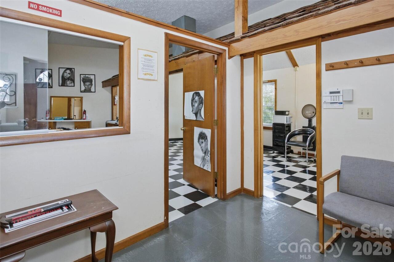 Listing Photo 10
