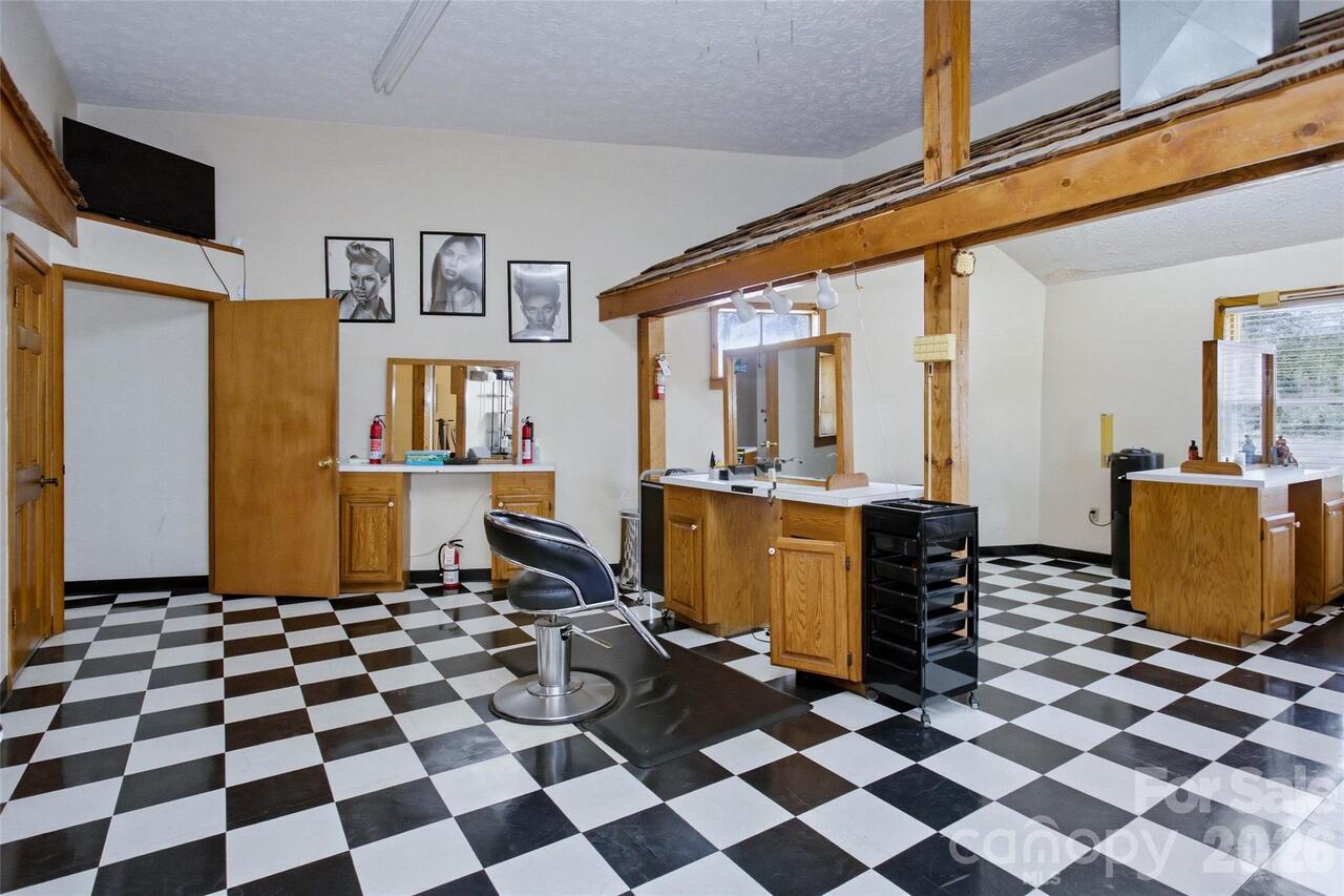 Listing Photo 14
