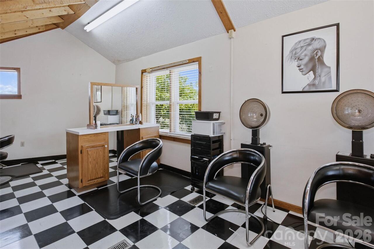 Listing Photo 18