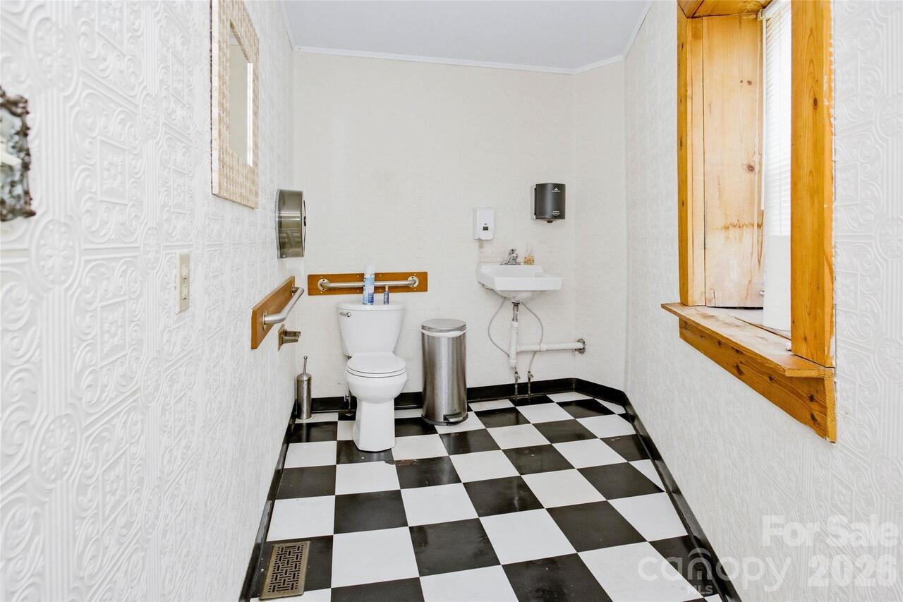 Listing Photo 24