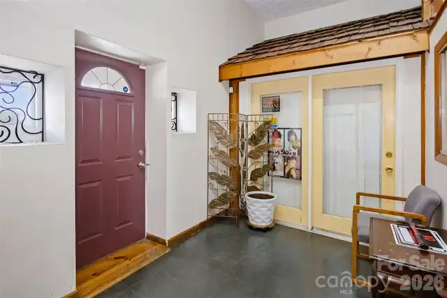 Listing Photo 8