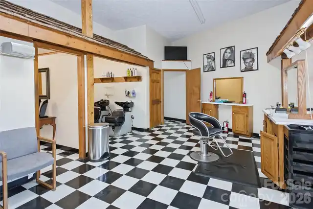 Listing Photo 15