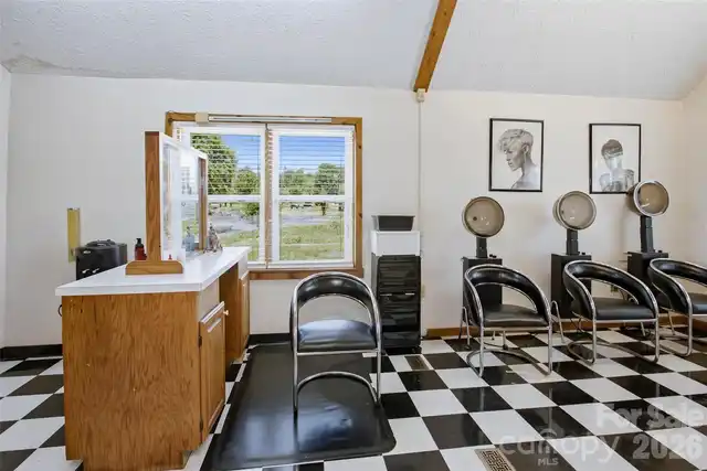 Listing Photo 16