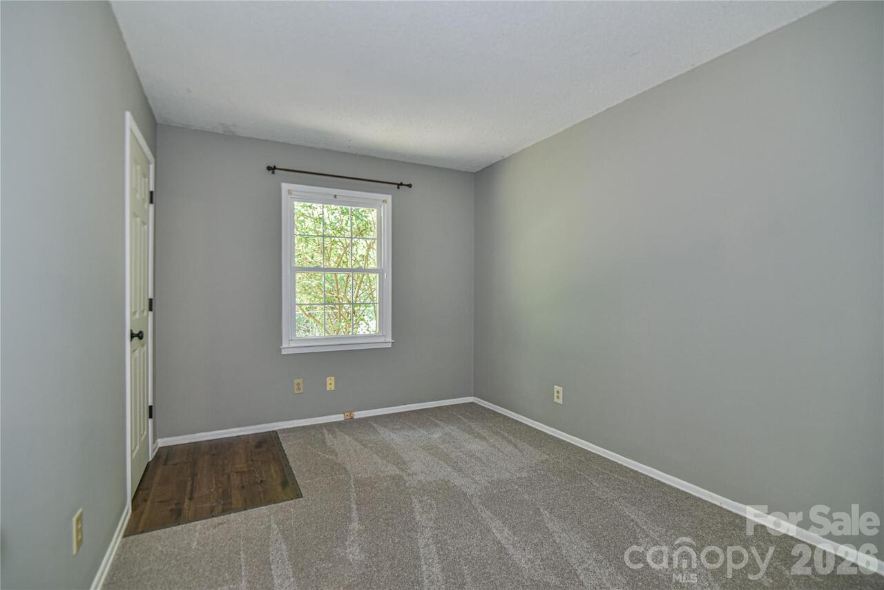 Listing Photo 15