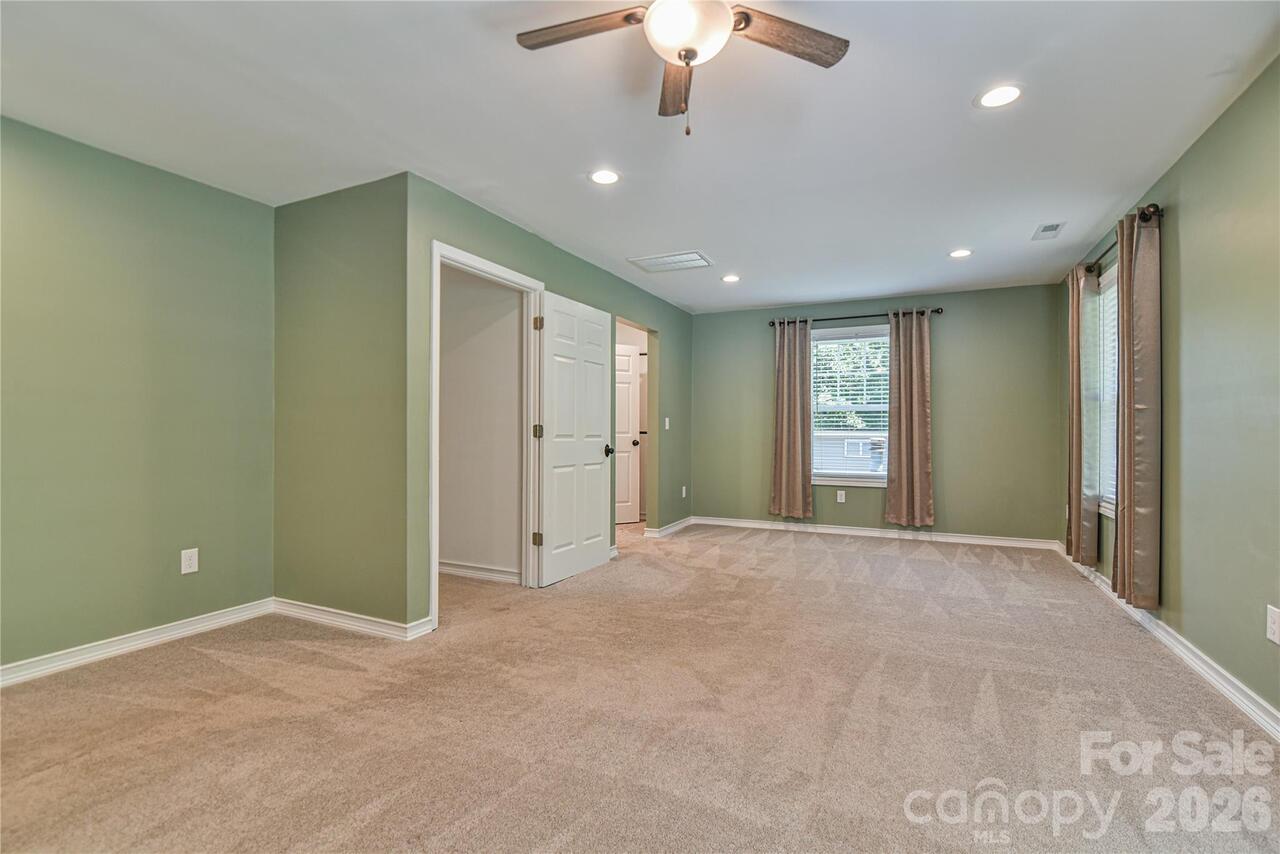 Listing Photo 22
