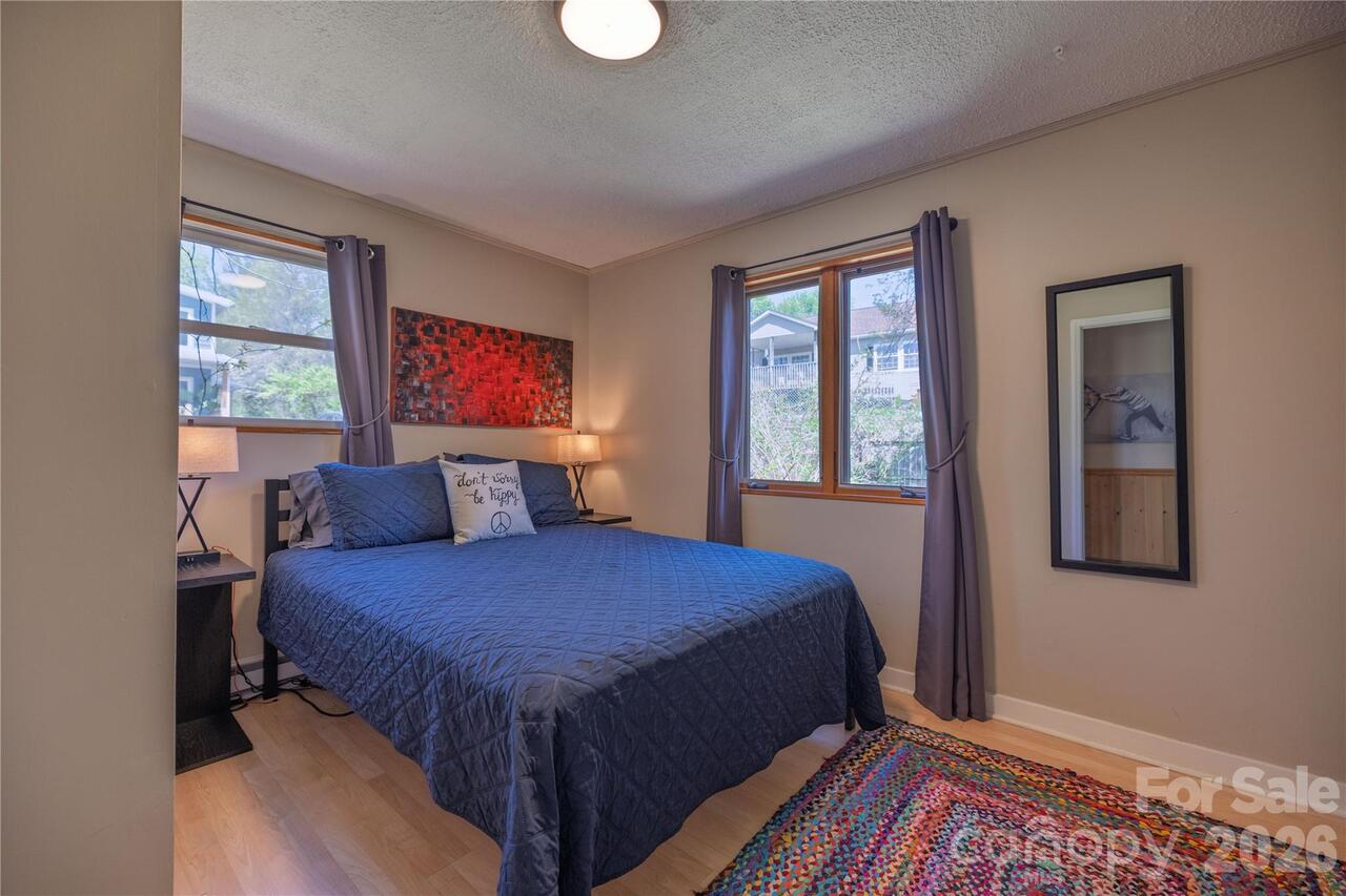 Listing Photo 8