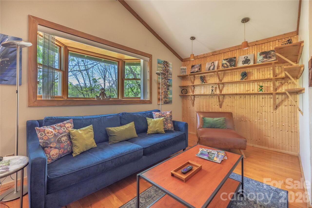 Listing Photo 15