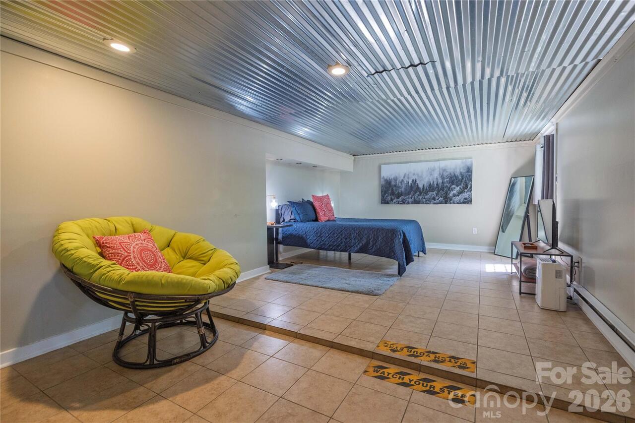 Listing Photo 22