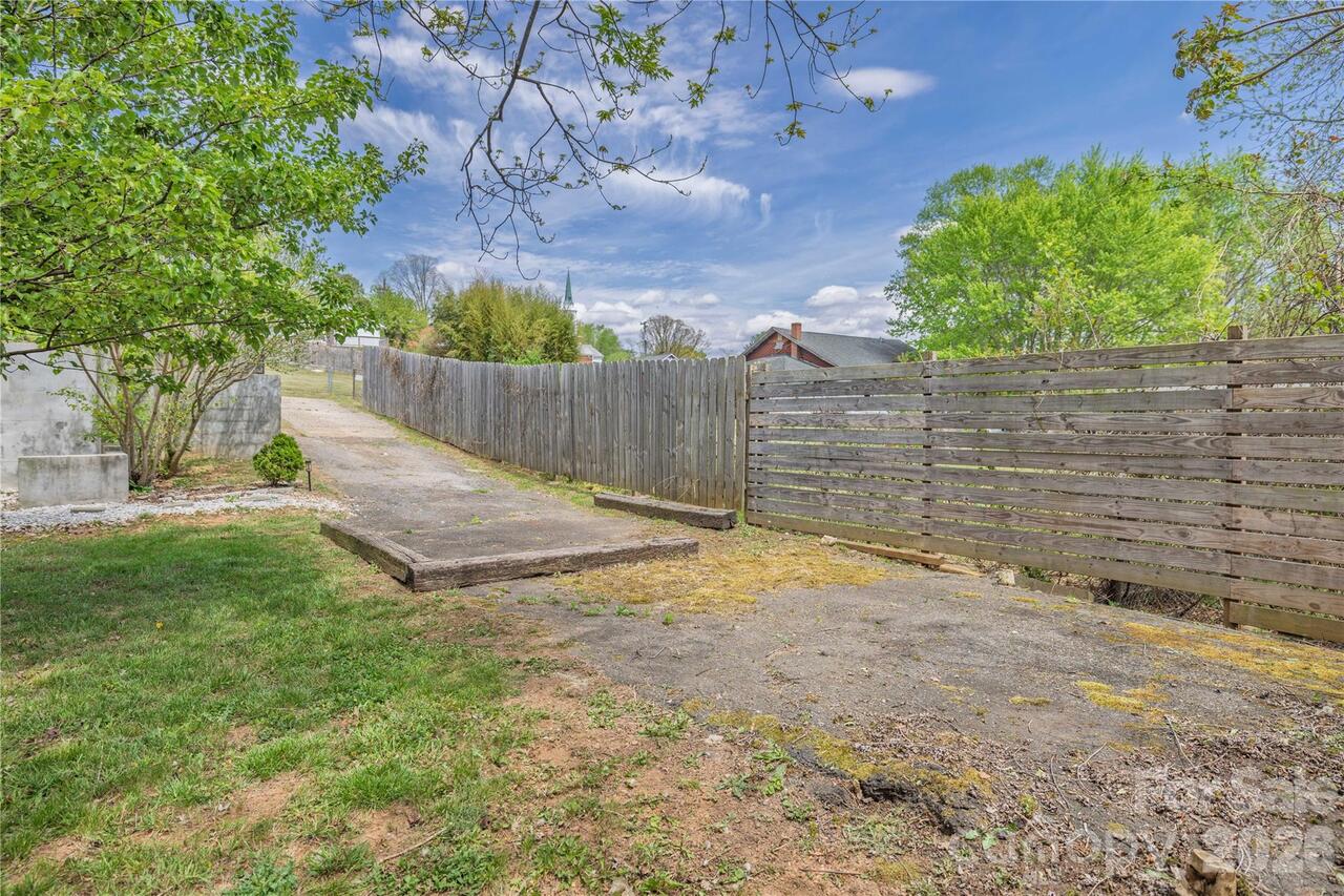 Listing Photo 32