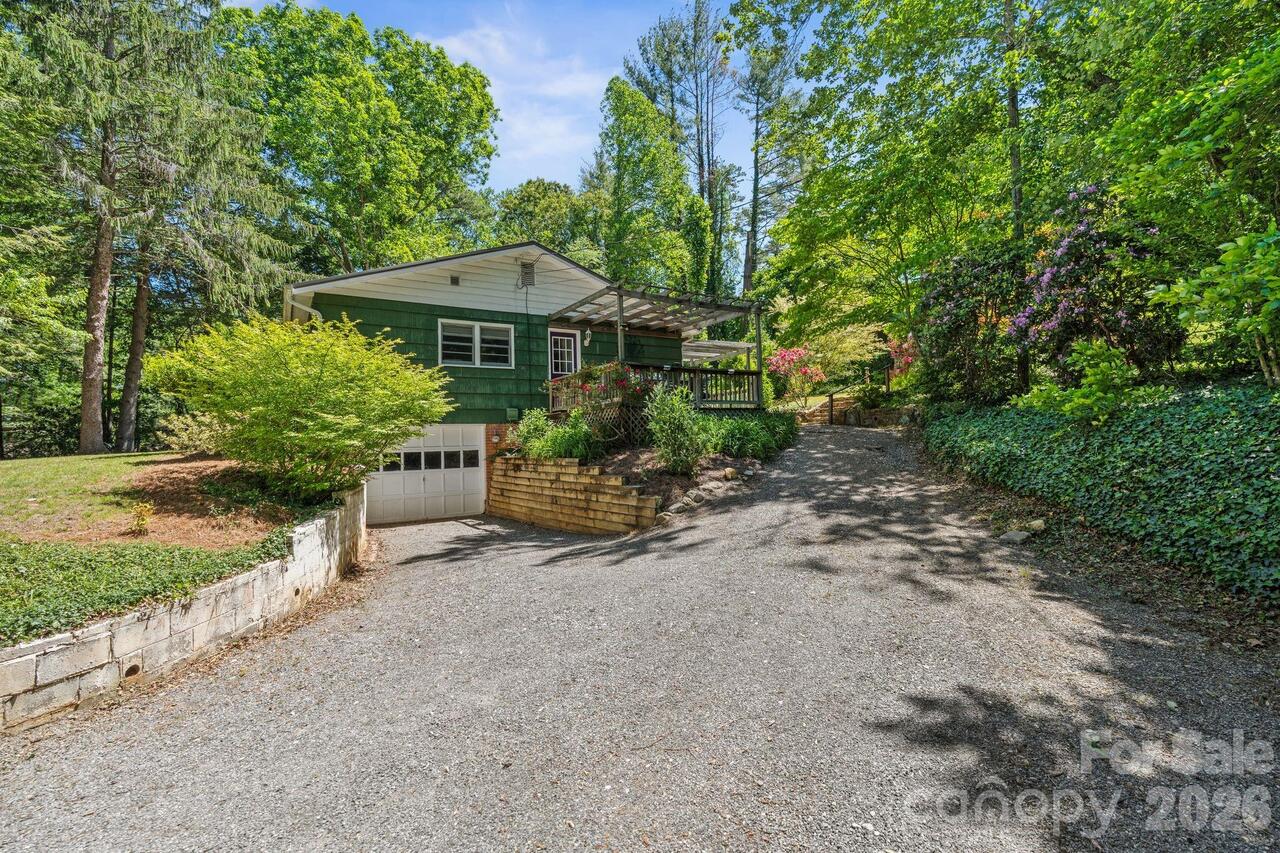 Listing Photo 10