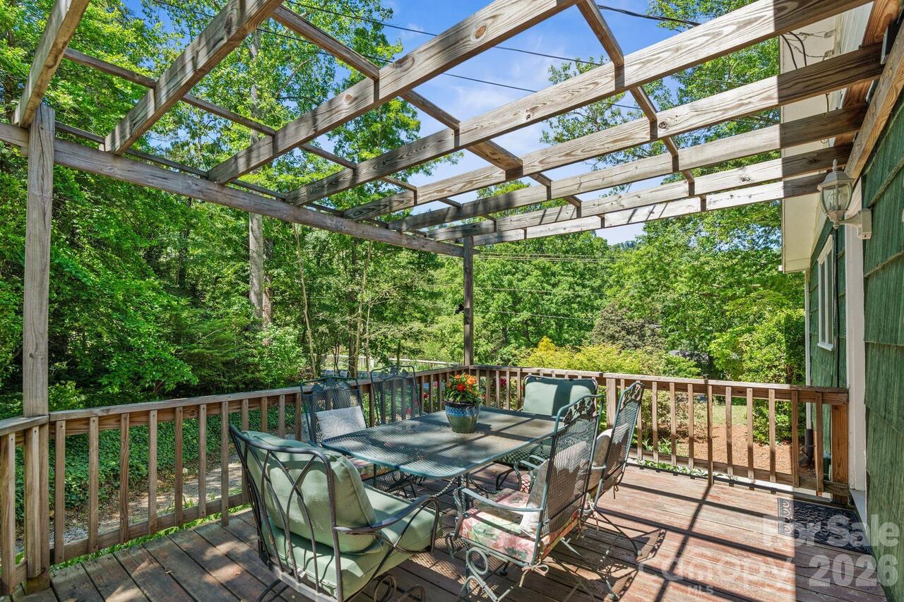 Listing Photo 11