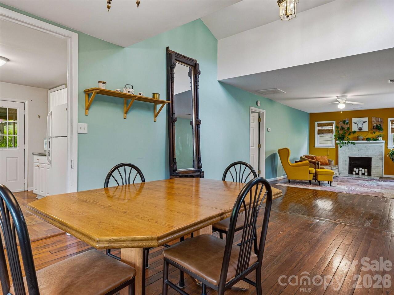 Listing Photo 8