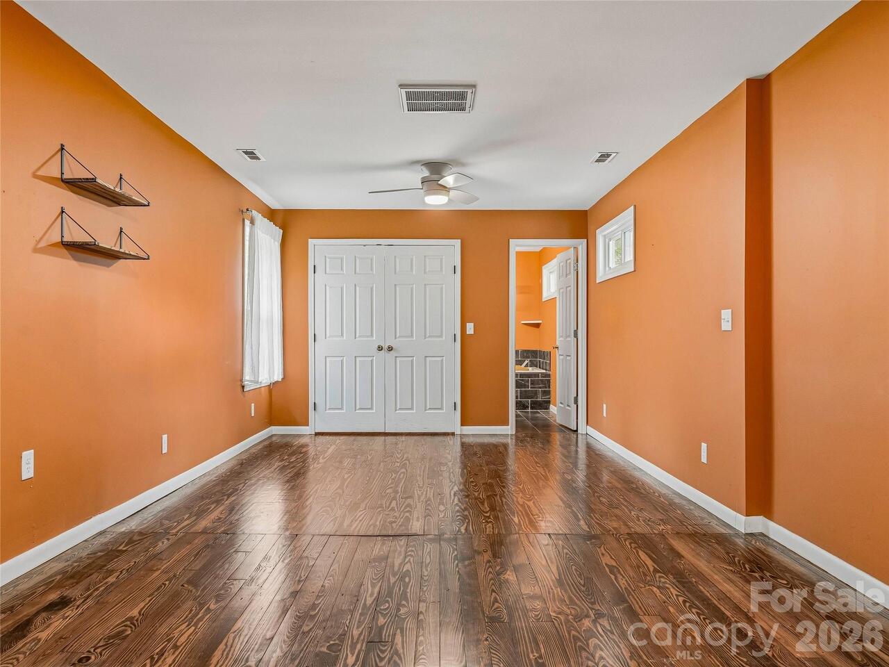 Listing Photo 14