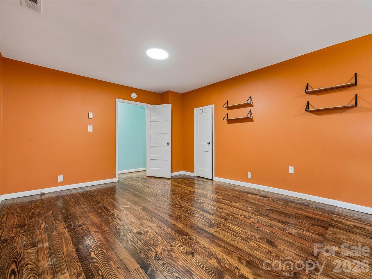 Listing Photo 16