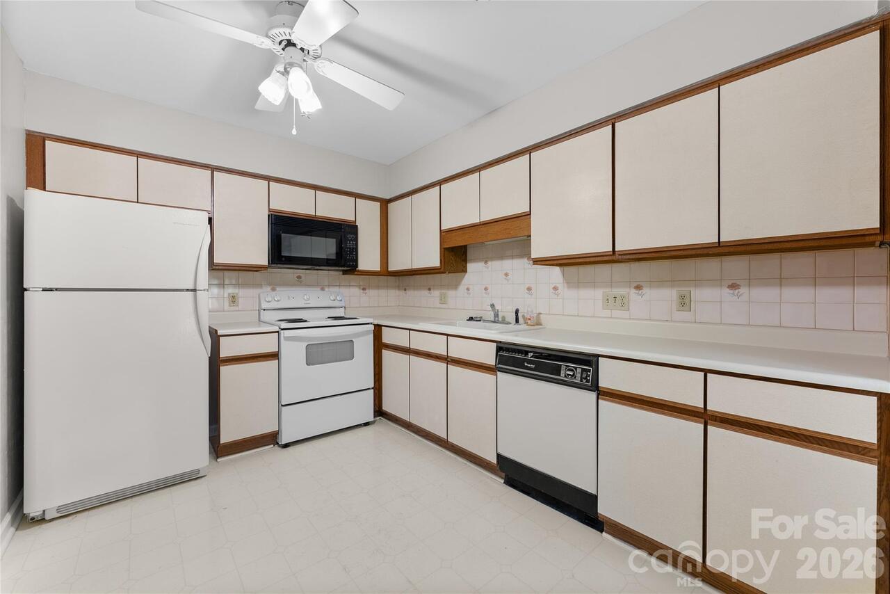 Listing Photo 7