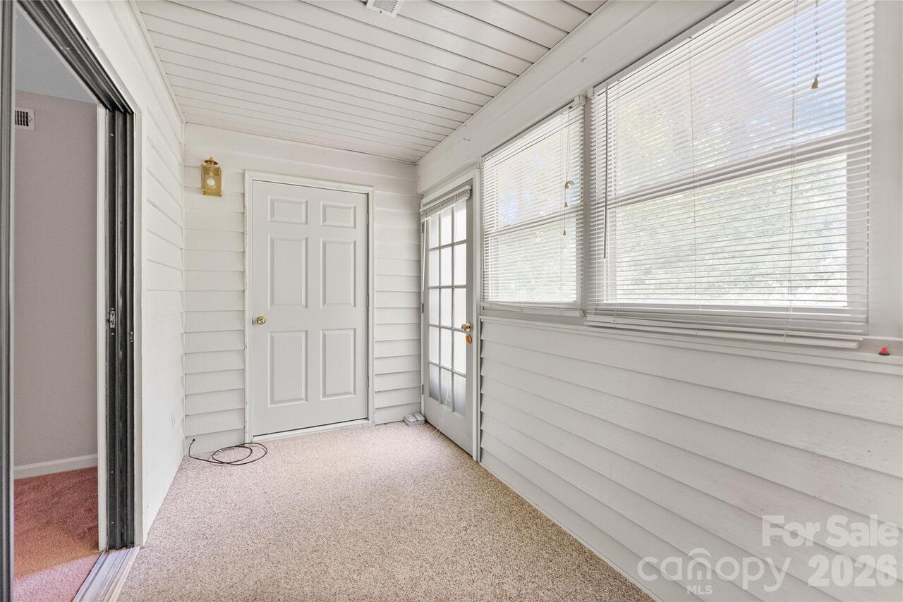 Listing Photo 14