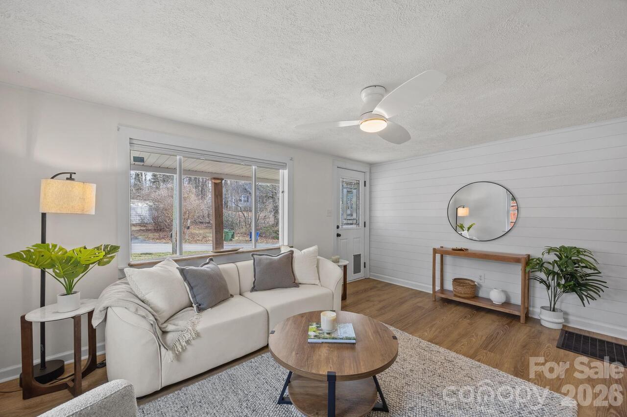 Listing Photo 8