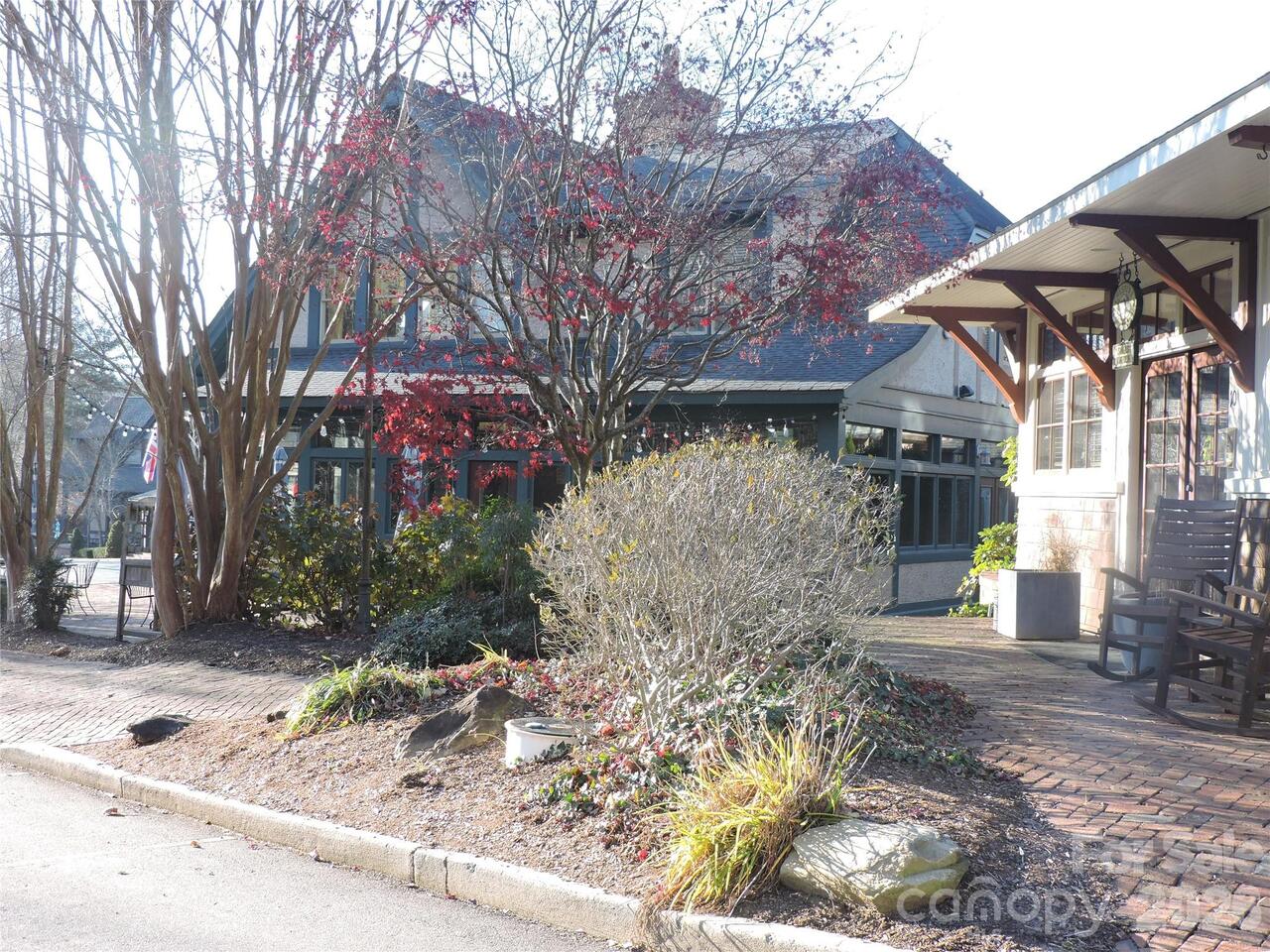 Listing Photo 11