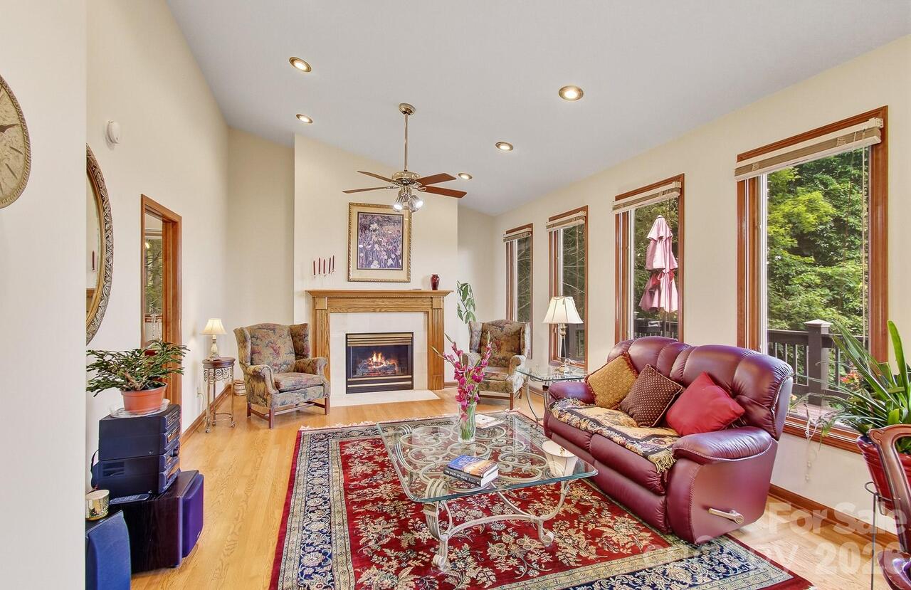 Listing Photo 18