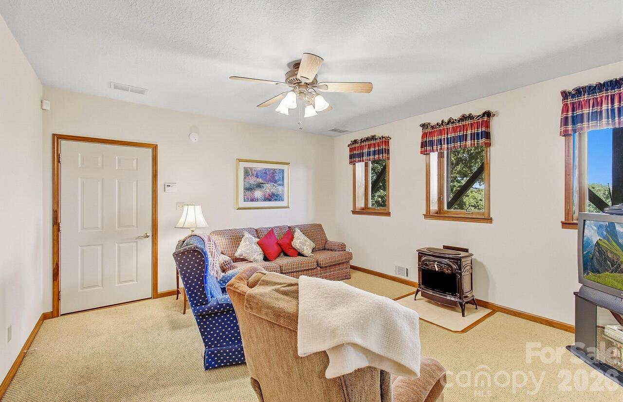 Listing Photo 32