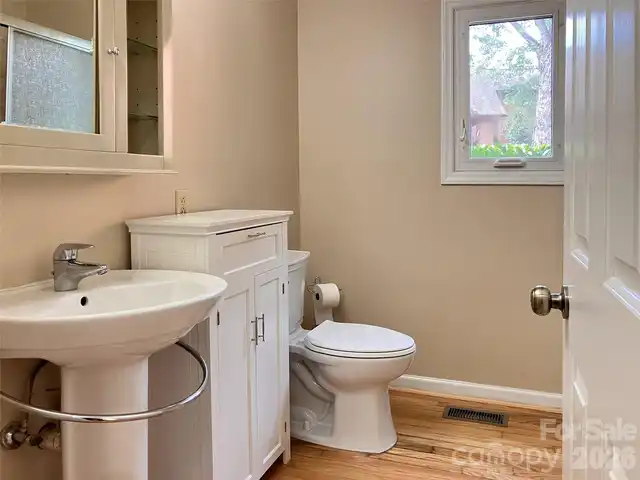 Listing Photo 6