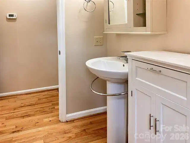 Listing Photo 7