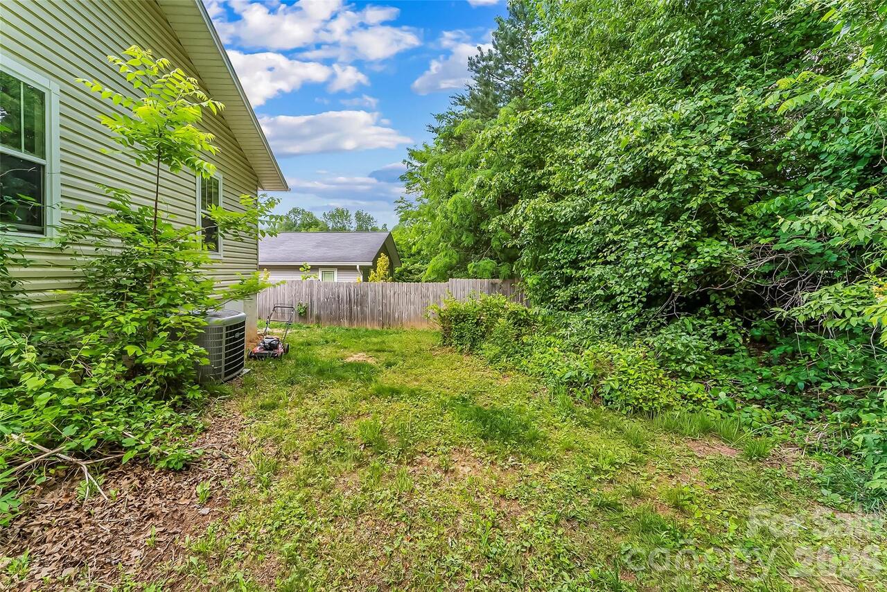 Listing Photo 10