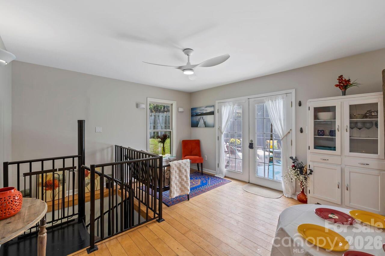 Listing Photo 11