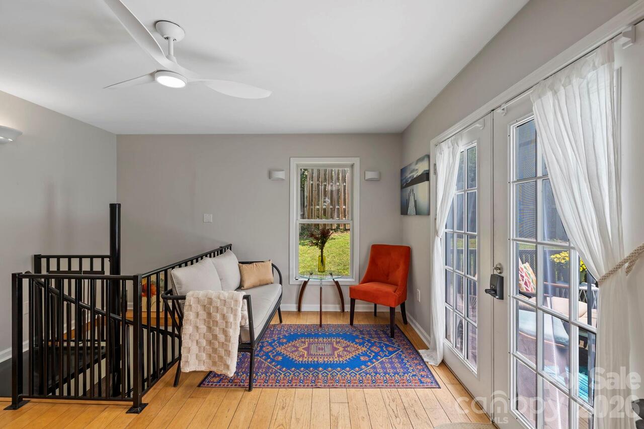 Listing Photo 12