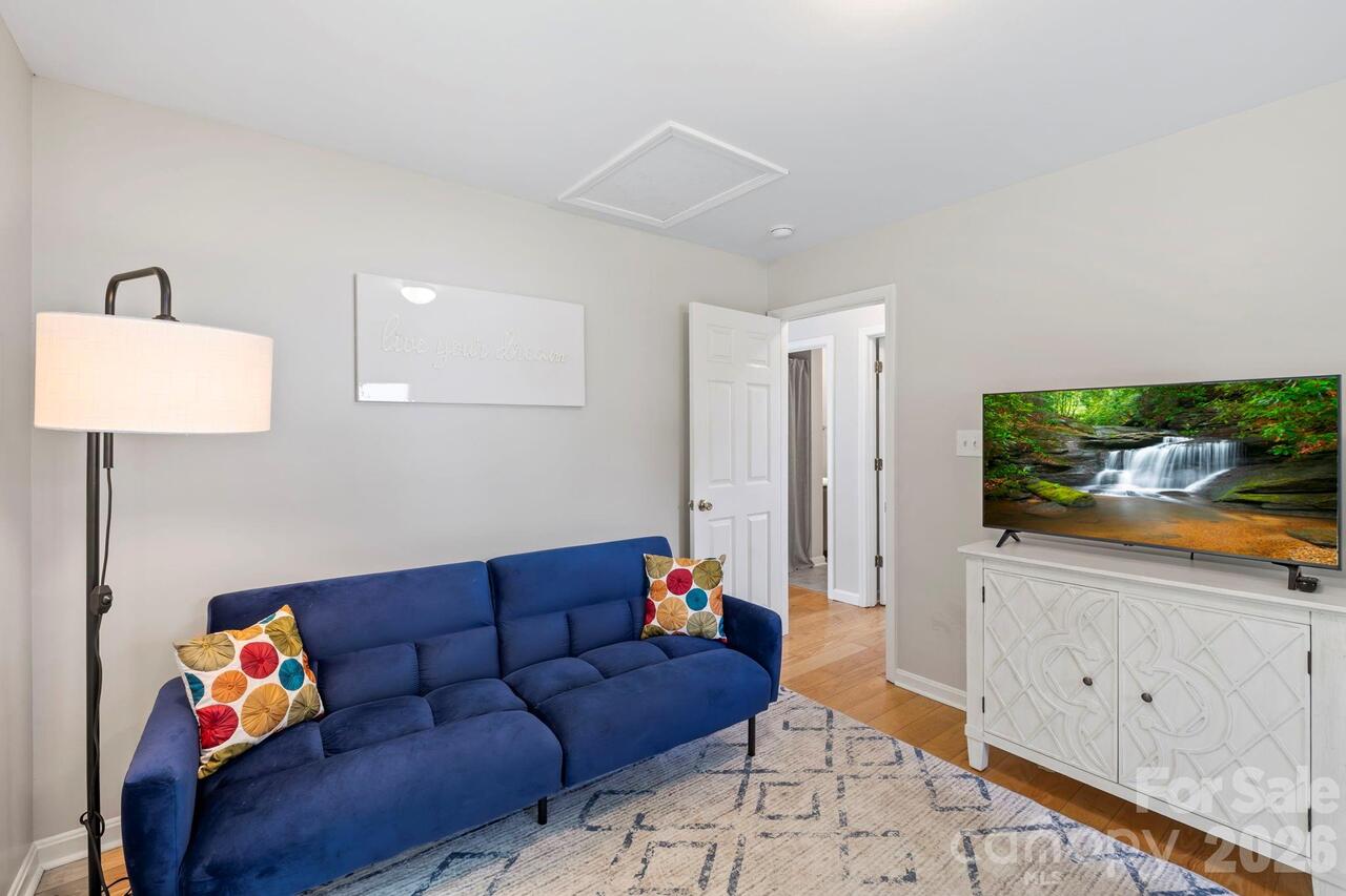 Listing Photo 6
