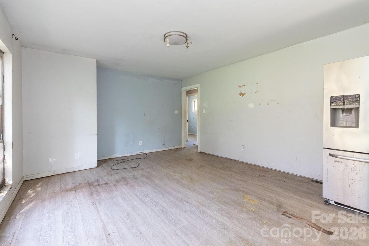 Listing Photo 6