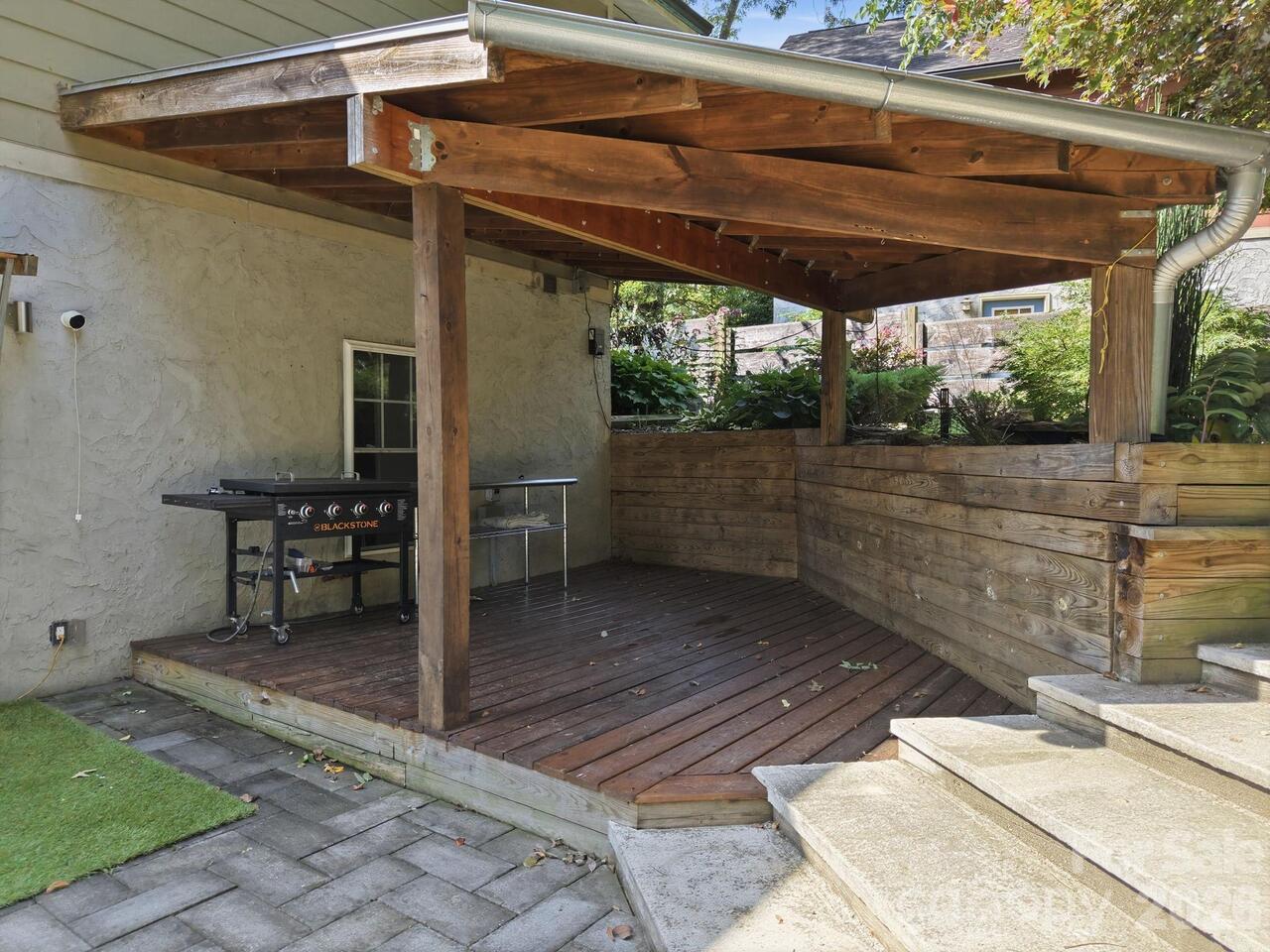 Listing Photo 9