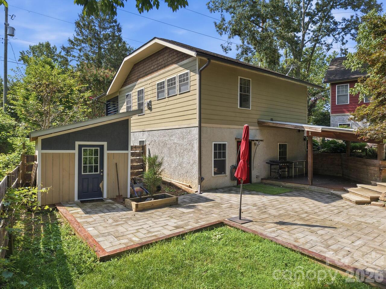 Listing Photo 12