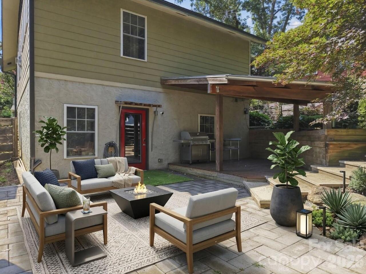 Listing Photo 11