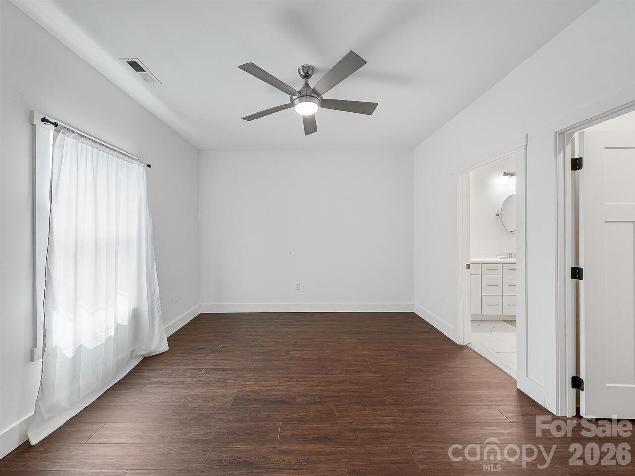 Listing Photo 14