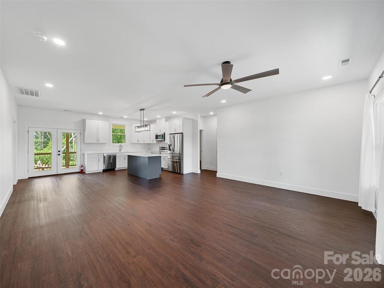 Listing Photo 10