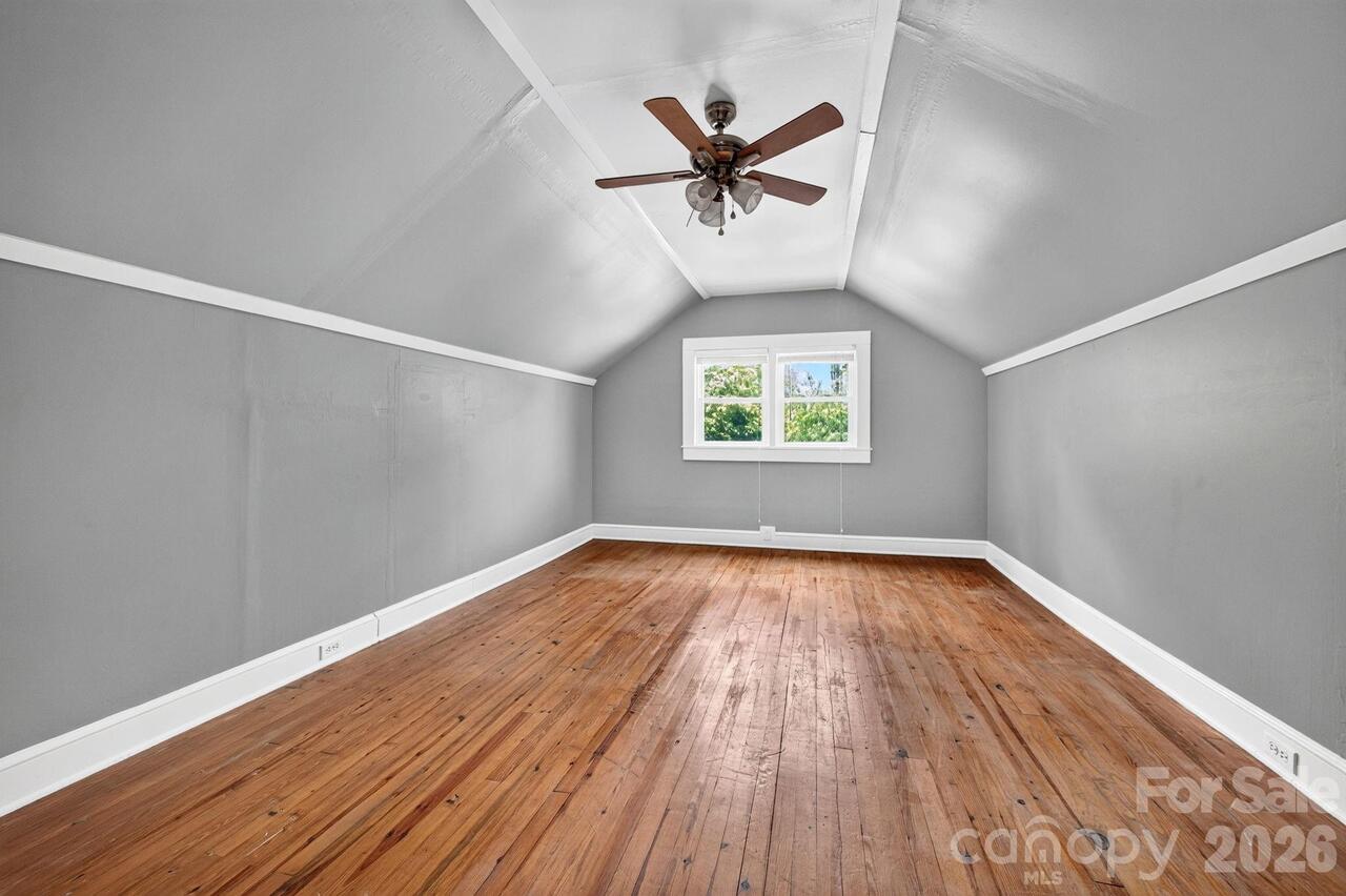 Listing Photo 19