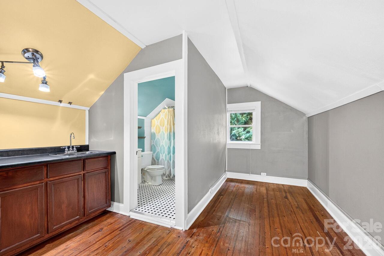 Listing Photo 21