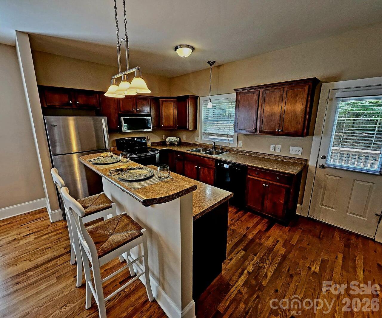 Listing Photo 7