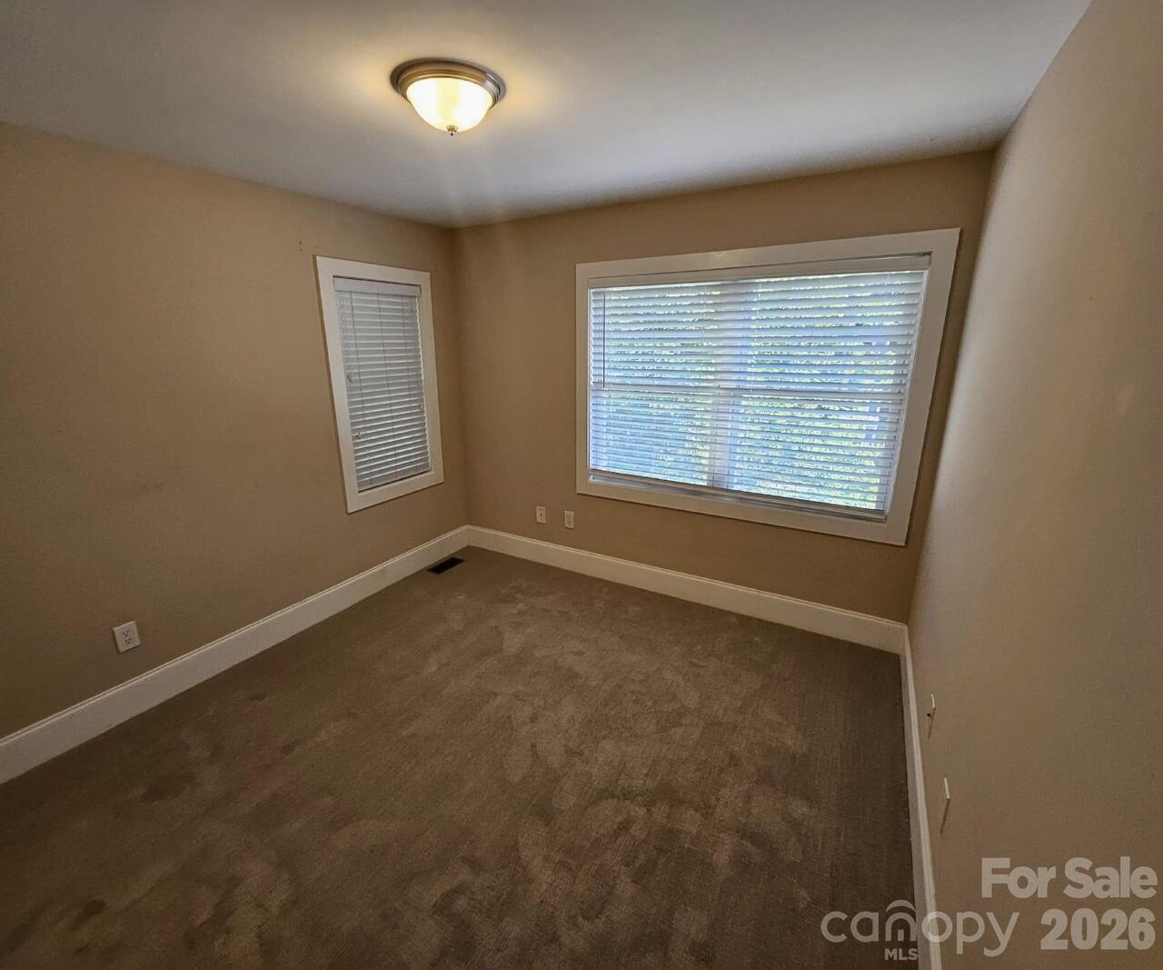 Listing Photo 14