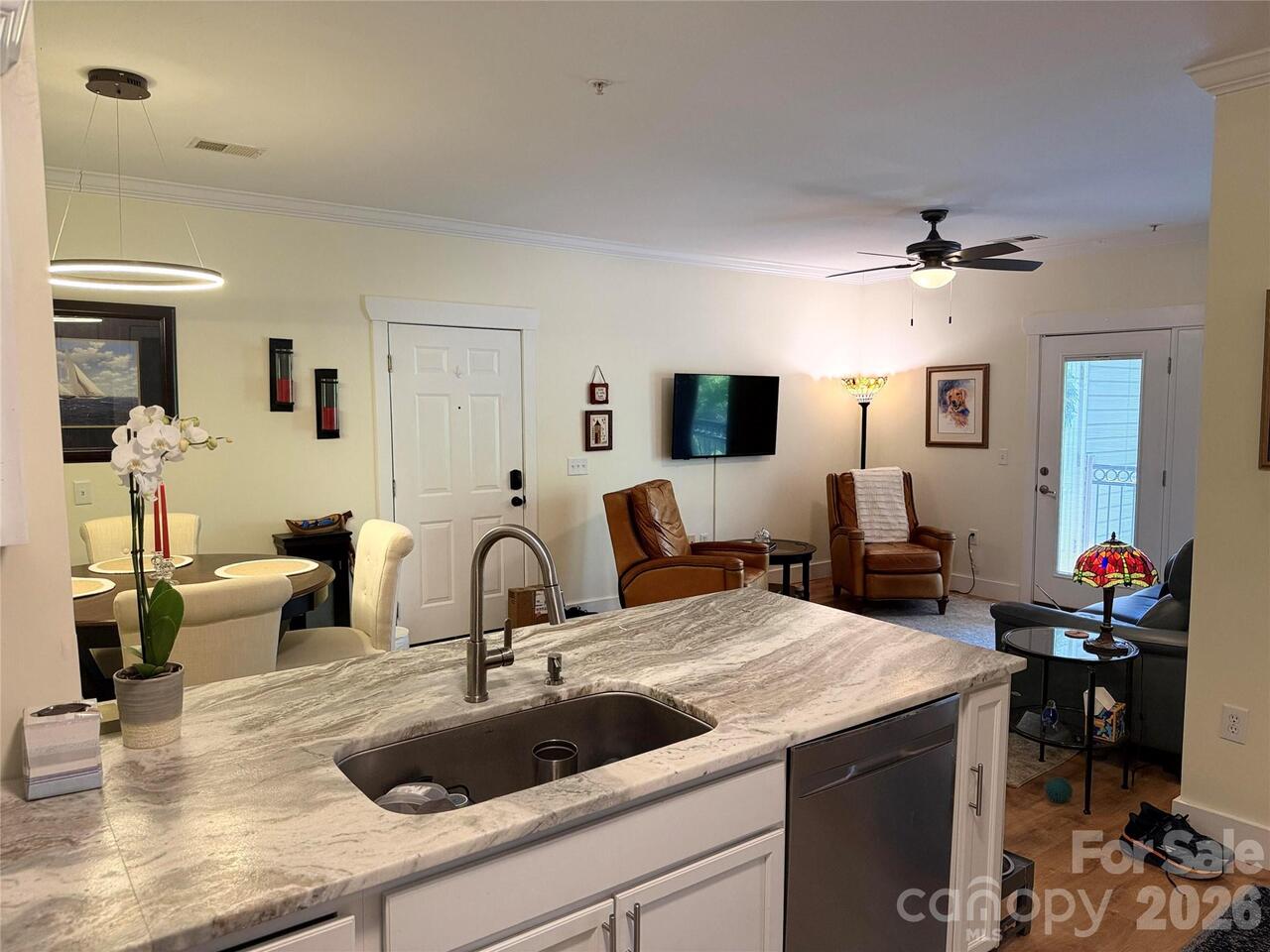 Listing Photo 9