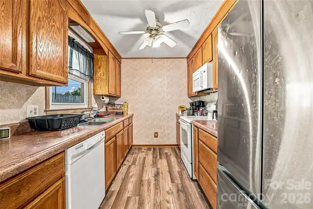 Listing Photo 6