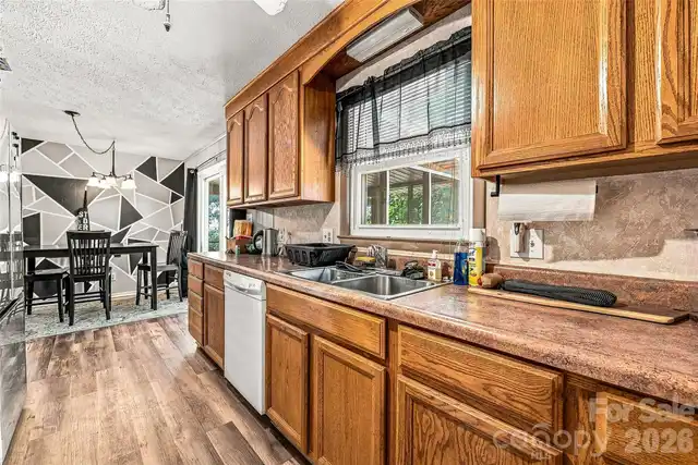 Listing Photo 7