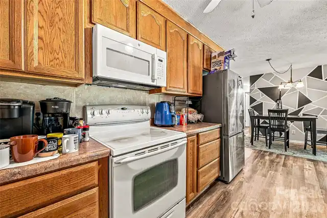Listing Photo 8