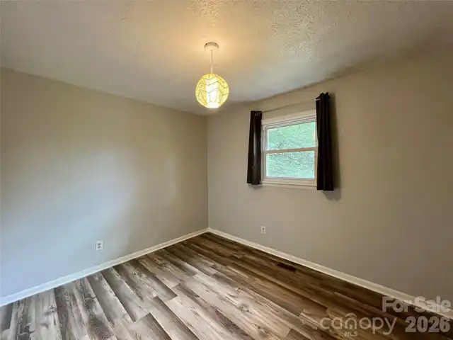 Listing Photo 14
