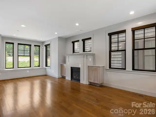 Listing Photo 10